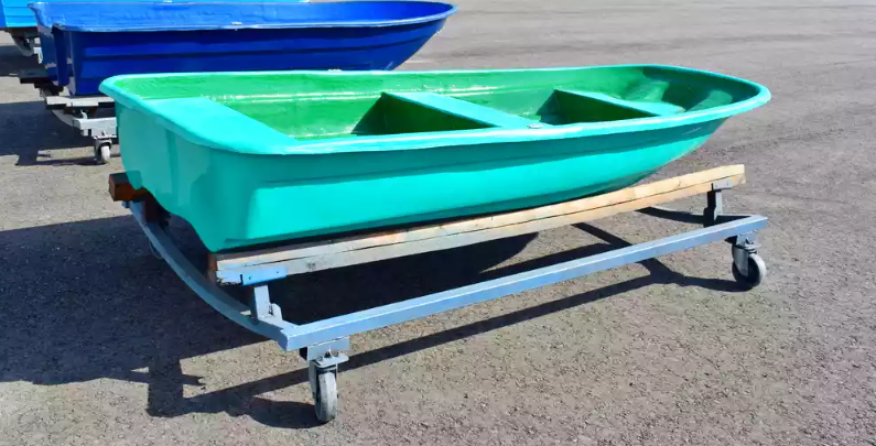 Стеклопластиковая лодка Старт (тримаран) в Энгельсе