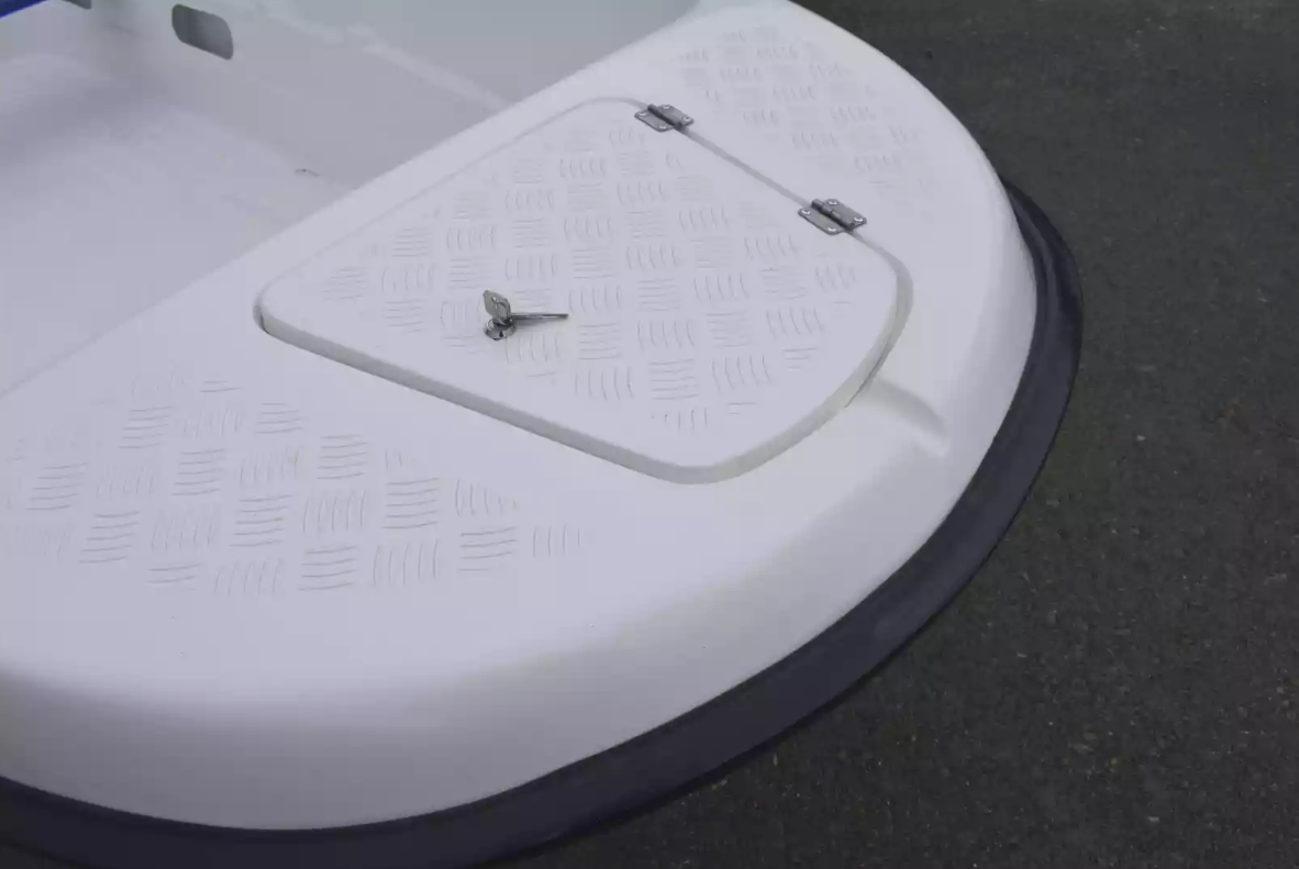 Стеклопластиковая лодка Пингвин New (тримаран) в Энгельсе