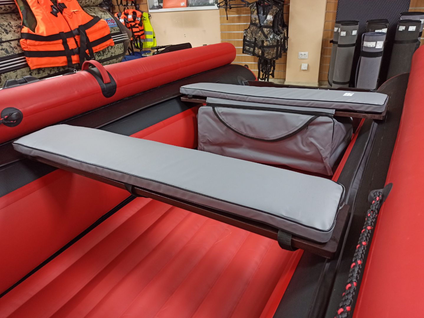 КОМПЛЕКТ МЯГКИХ НАКЛАДОК С СУМКОЙ ДЛЯ ЛОДОК 110Х20 СЕРЫЙ в Энгельсе