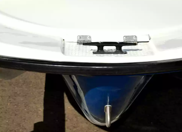 Стеклопластиковая лодка Пингвин с консолью (тримаран) в Энгельсе