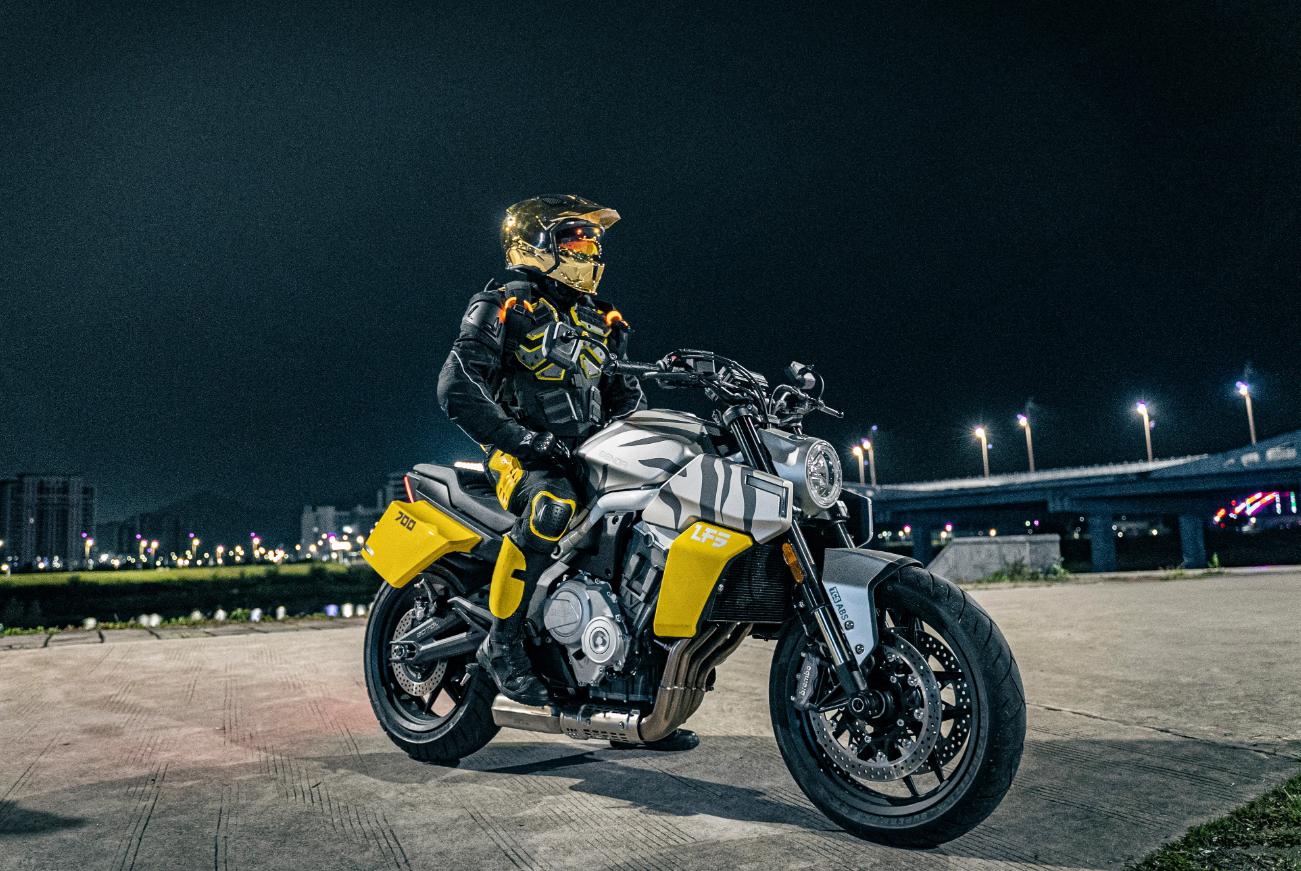 Мотоцикл Benda LFS 700 в Энгельсе