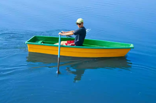 Стеклопластиковая лодка Малютка в Энгельсе