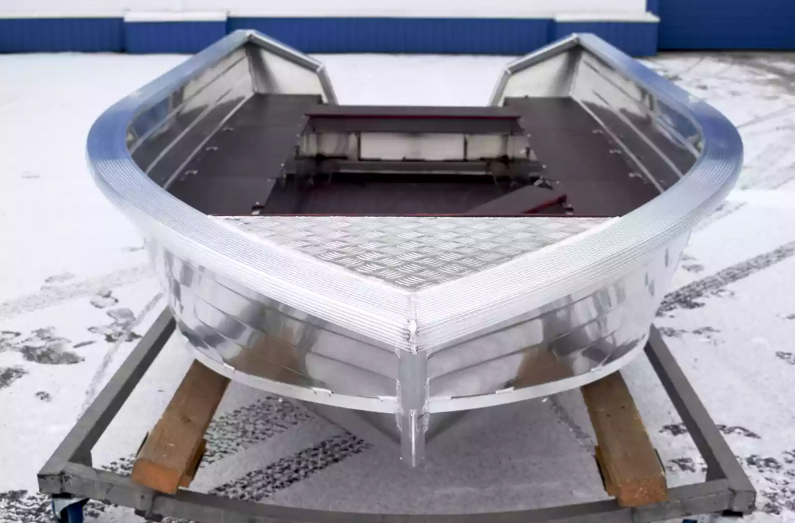 Алюминиевая лодка Неман-400 в Энгельсе