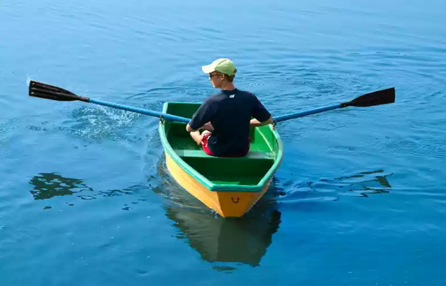 Стеклопластиковая лодка Малютка в Энгельсе