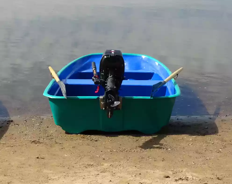 Стеклопластиковая лодка Старт (тримаран) в Энгельсе