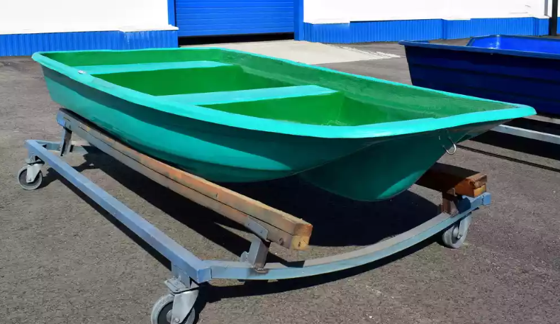 Стеклопластиковая лодка Старт (тримаран) в Энгельсе