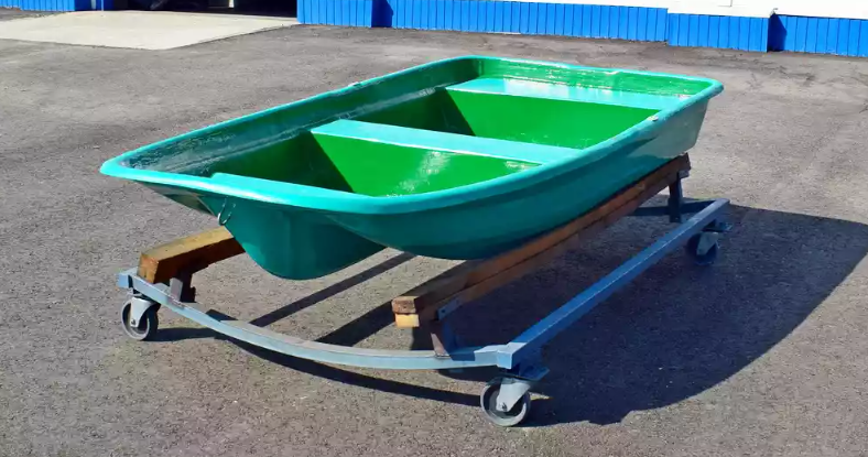 Стеклопластиковая лодка Старт (тримаран) в Энгельсе