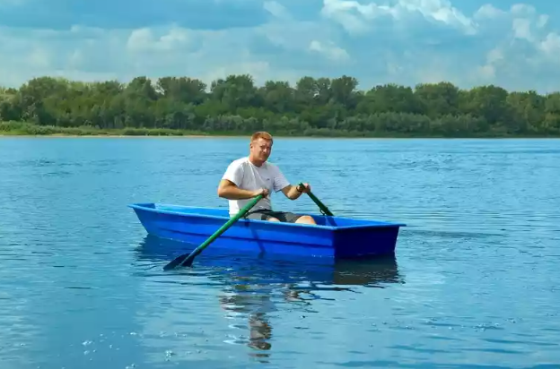 Стеклопластиковая лодка Малютка в Энгельсе