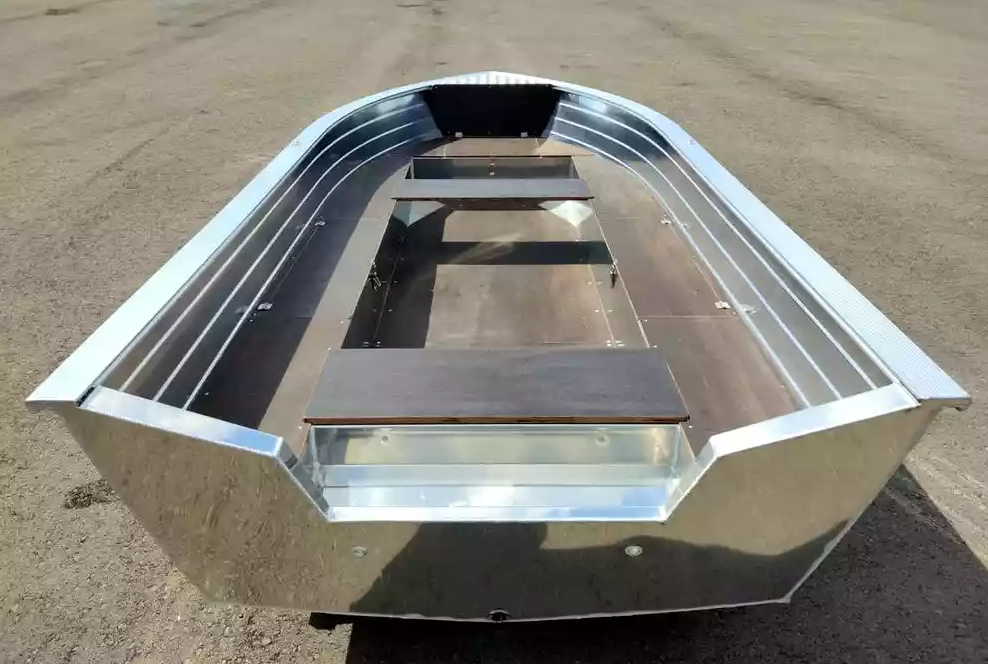 Алюминиевая лодка Неман-400 в Энгельсе