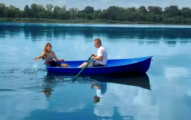 Стеклопластиковая лодка Дельфин в Энгельсе