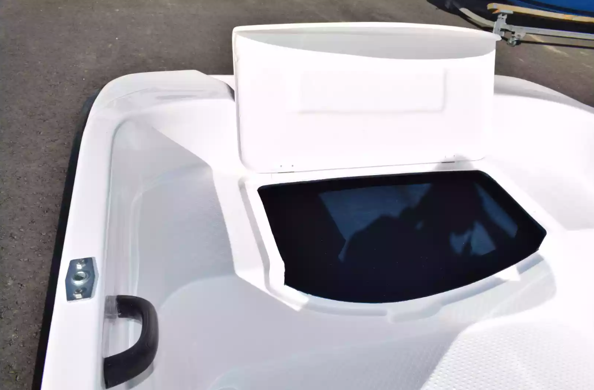 Стеклопластиковая лодка Пингвин (тримаран) в Энгельсе