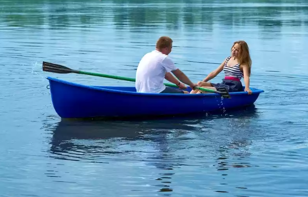 Стеклопластиковая лодка Дельфин в Энгельсе