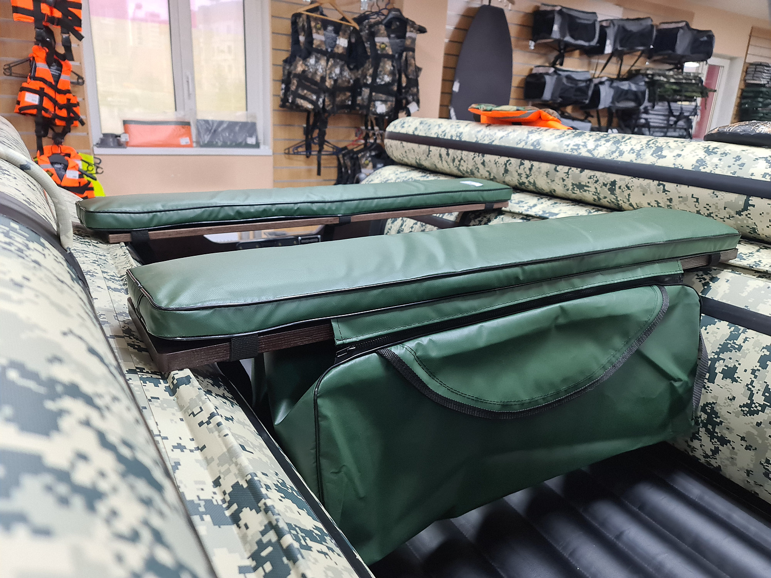 КОМПЛЕКТ МЯГКИХ НАКЛАДОК С СУМКОЙ ДЛЯ ЛОДОК 110Х20 ЗЕЛЕНЫЙ в Энгельсе