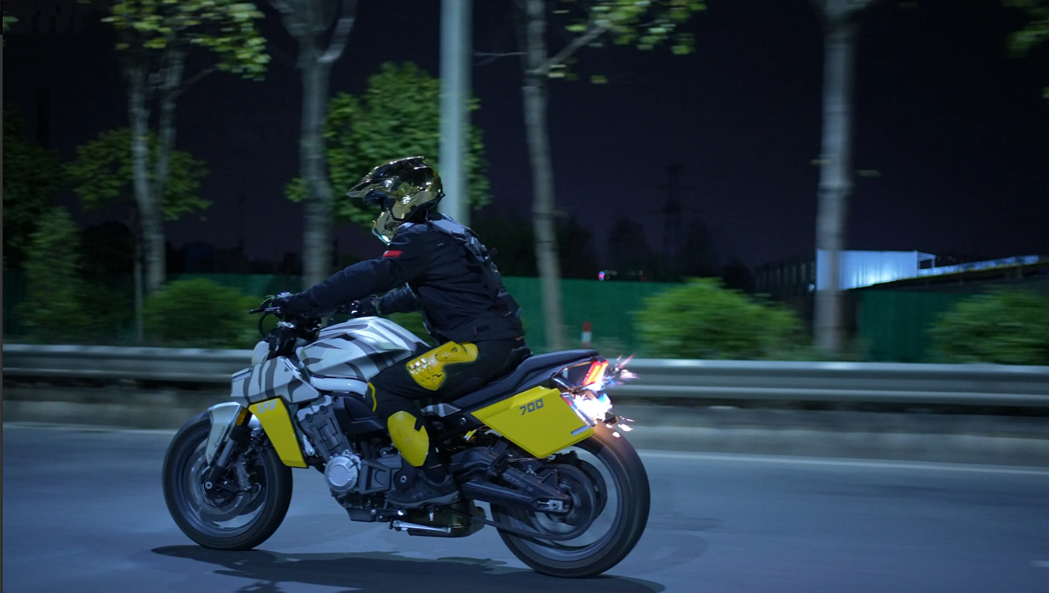 Мотоцикл Benda LFS 700 в Энгельсе